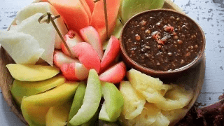 howto-spicy-and-tangy-sambal-rujak